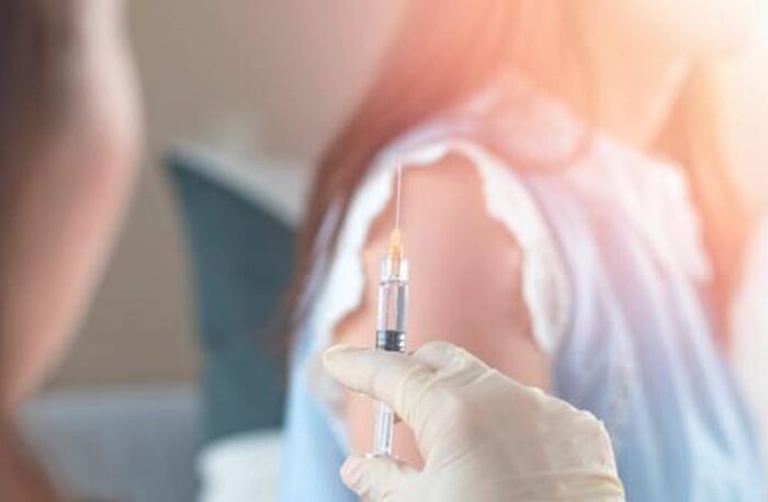 Vacunas en salud laboral… una oportunidad para prevenir e invertir en salud REV. MED. CLIN. CONDES – 2020